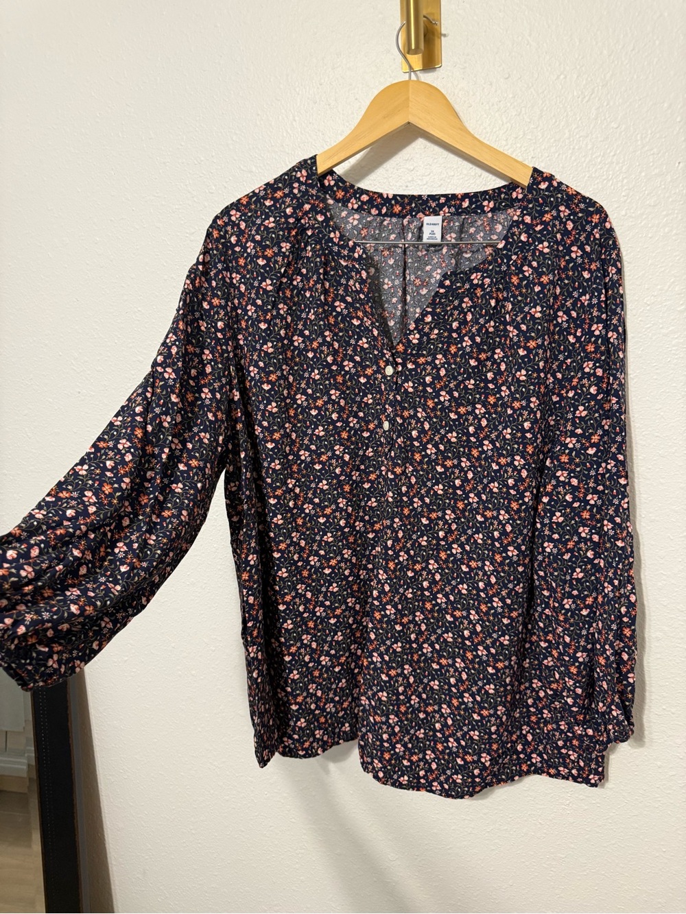Old Navy 3X Plus Navy Floral Balloon Sleeve Blouse